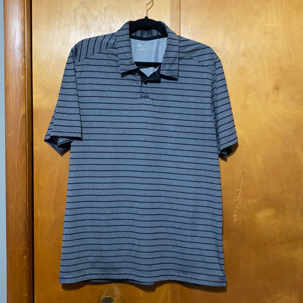 Oakley men’s golf polo shirt, like new